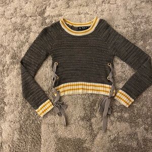 Gray size small Light weights sweater with ties